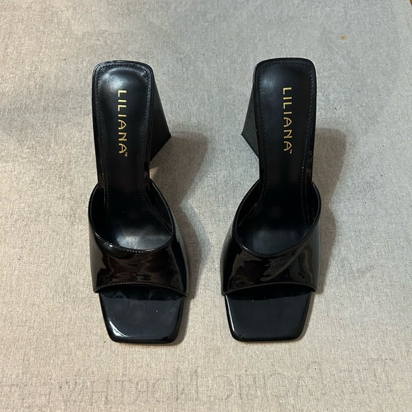 Forever 21 Black Heels - Picture 1 of 3
